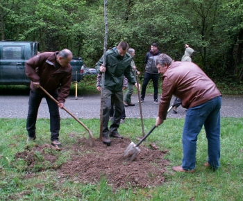 Výsadba pamätného stromu k príležitosti 100 výročia štátnej ochr